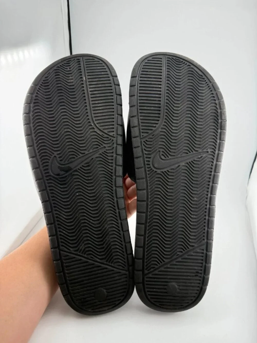 Nike Benassi JDI Mens Classic Slides Black White Logo Swoosh Size 13